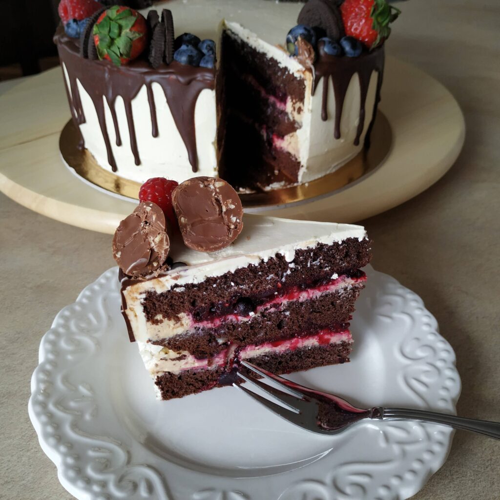tort czekoladowy drip cake