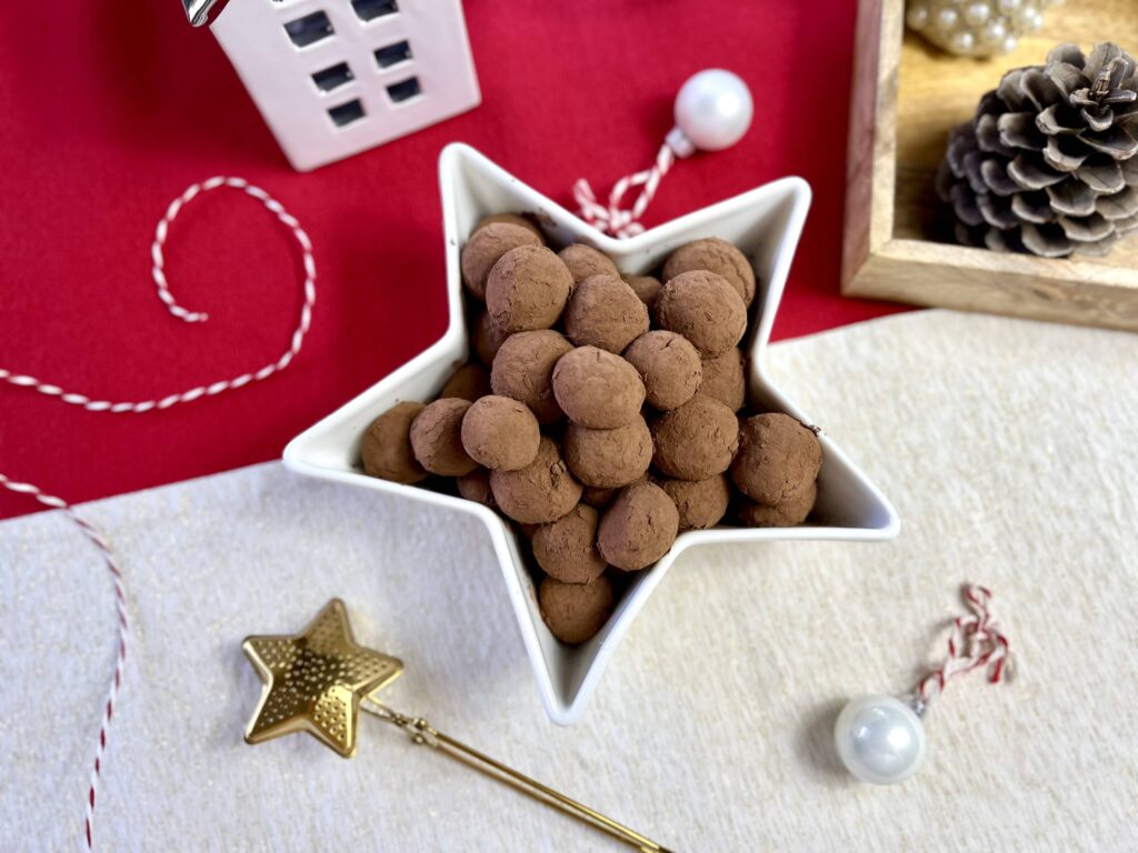 Proste święta wg Pszczółki ebook kulinarny pszczolka robotnica pszczółka robotnica kartofelki kulki z masy marcepanowej